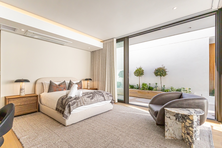 To Let 4 Bedroom Property for Rent in Fresnaye Western Cape